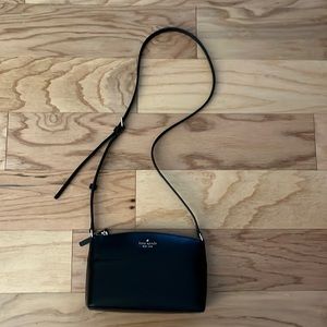 Kate Spade crossbody black purse in excellent condition